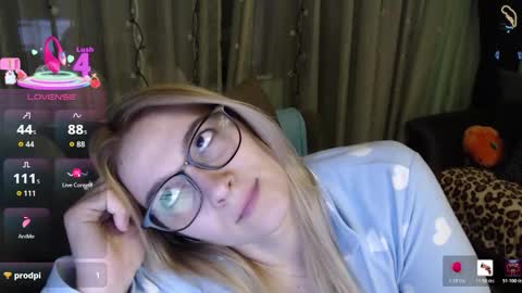 Antonia online show from March 3, 7:43 pm