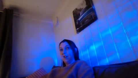 SexyInnocentGirl online show from February 19, 3:38 am