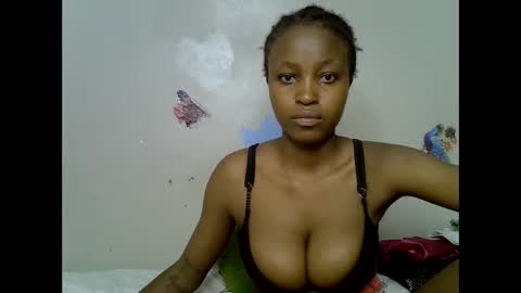 lovly_lastborn1 online show from May 12, 6:39 pm