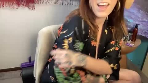 Lox online show from December 4, 8:01 pm