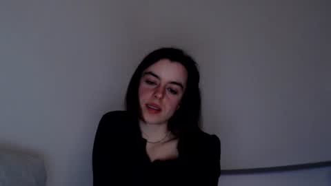 Snapshot of luana789 chatting on February 8, 10:29 pm luana online show from February 8, 10:29 pm