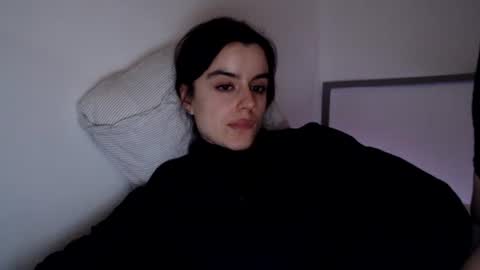 Snapshot of luana789 chatting on February 7, 1:25 am luana online show from February 7, 1:25 am