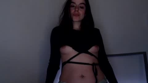 Snapshot of luana789 chatting on February 17, 1:25 am luana online show from February 17, 1:25 am