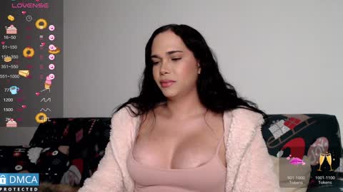 luara_ online show from January 18, 1:51 pm