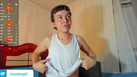 Snapshot of lucaas_king chatting on October 8, 7:09 pm Lukas online show from October 8, 7:09 pm
