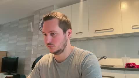 Snapshot of lucas1996_ chatting on December 31, 10:58 am Lucas online show from December 31, 10:58 am