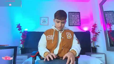 Lucas lovee online show from February 15, 1:21 pm