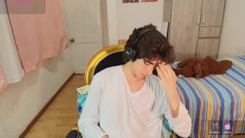 lucas_xo online show from November 13, 1:41 am