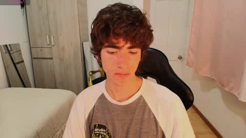 lucas_xo online show from September 15, 2:46 am
