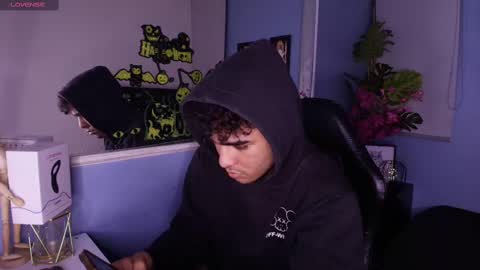 lucascarterr online show from October 1, 12:10 am