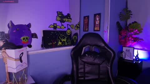 lucascarterr online show from October 2, 5:06 am