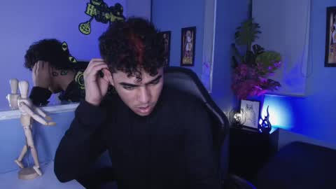 lucascarterr online show from September 25, 5:14 am