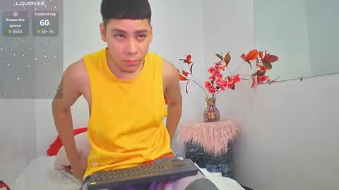 LUCAS TORREZ online show from November 25, 2:32 am