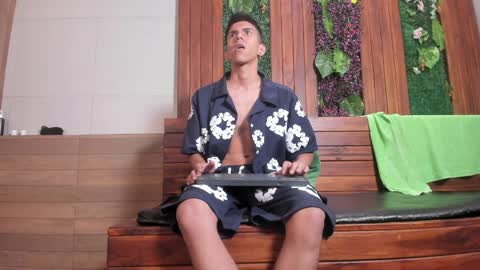 Lucca Moreti online show from April 1, 8:59 am