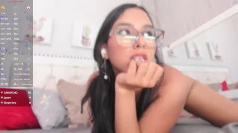 L U C I A online show from March 20, 3:06 pm