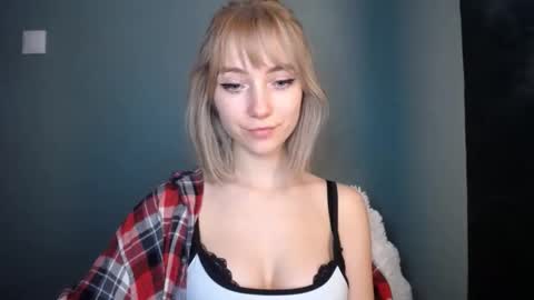 Lucy online show from February 22, 7:49 pm