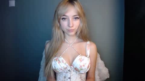 Lucy online show from November 26, 1:41 pm