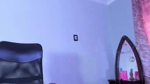 Luciana Evans online show from February 11, 2:32 pm