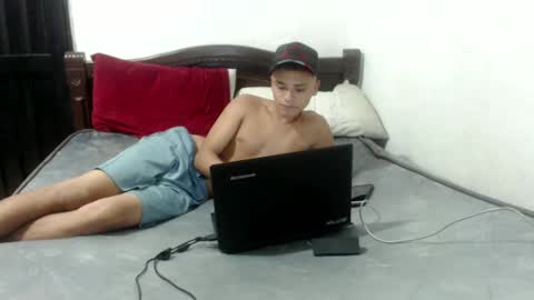 Snapshot of luciana_rober chatting on December 4, 1:41 am luciana_rober online show from December 4, 1:41 am