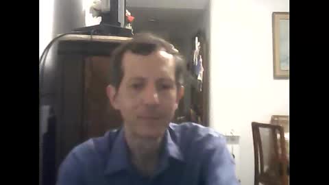 Snapshot of lucianoaxel chatting on February 17, 5:47 am Luciano online show from February 17, 5:47 am