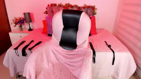     online show from September 9, 7:14 pm