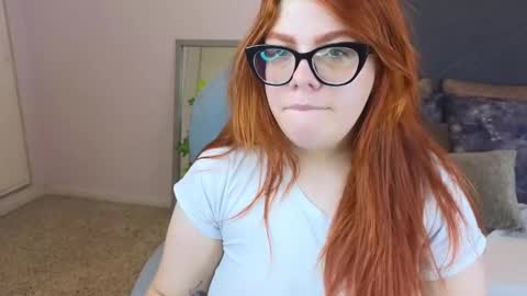 Snapshot of lucie_nicolls chatting on January 12, 7:43 am Lucie   online show from January 12, 7:43 am