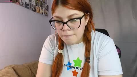 Snapshot of lucie_nicolls chatting on February 26, 7:53 pm Lucie   online show from February 26, 7:53 pm