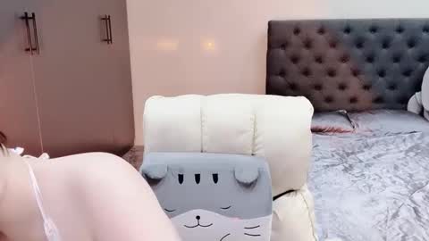 lucii04 online show from December 20, 11:17 am