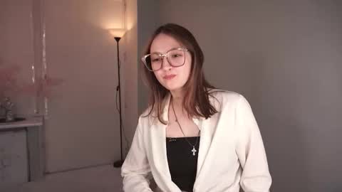 Mira online show from December 14, 8:04 pm