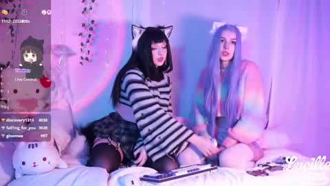 Snapshot of lucille_evans chatting on October 12, 11:06 pm Lucy UwU online show from October 12, 11:06 pm