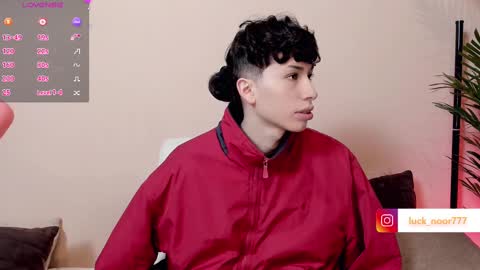 Noor online show from March 8, 9:51 pm