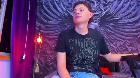 luckk_ online show from April 1, 5:41 am