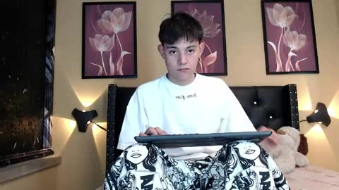 luckk_ online show from April 9, 4:38 am