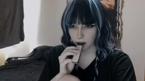 luckybastrad0677 online show from July 17, 4:14 am