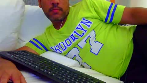 Snapshot of luckyfinalone chatting on October 1, 11:47 pm luckyfinalone online show from October 1, 11:47 pm