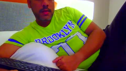 Snapshot of luckyfinalone chatting on October 3, 12:20 am luckyfinalone online show from October 3, 12:20 am
