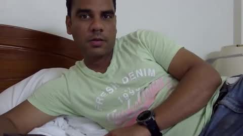 Snapshot of luckyfinalone chatting on September 23, 9:43 pm luckyfinalone online show from September 23, 9:43 pm