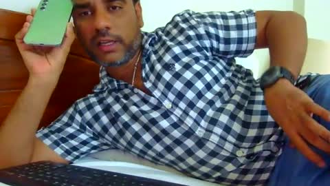Snapshot of luckyfinalone chatting on October 6, 10:16 pm luckyfinalone online show from October 6, 10:16 pm