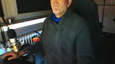        call me  Stefan online show from April 5, 6:16 pm