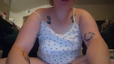 luckylesbians online show from August 2, 3:30 am