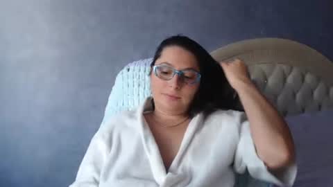 Snapshot of luckylinda23 chatting on October 17, 10:08 am luckylinda23 online show from October 17, 10:08 am