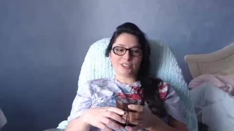 luckylinda23 online show from March 25, 12:01 pm