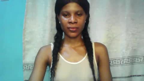 Snapshot of luckymadequeen chatting on February 8, 11:55 pm Gloria online show from February 8, 11:55 pm