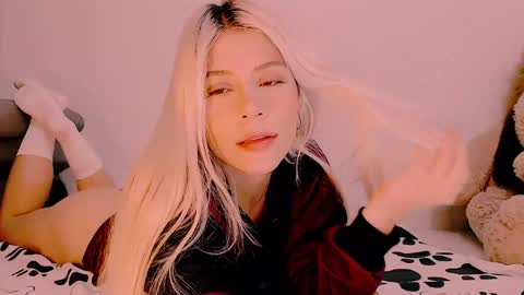 Snapshot of luckysapphire777 chatting on February 8, 1:33 pm luckysapphire777 online show from February 8, 1:33 pm