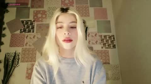 luckysapphire777 online show from April 19, 7:49 pm