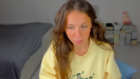 Snapshot of lucy__ray chatting on October 2, 5:34 pm lucy__ray online show from October 2, 5:34 pm