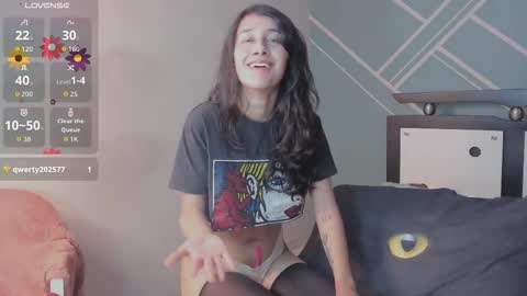 Snapshot of lucy_bluesea chatting on September 17, 1:42 am Lucy Herrera online show from September 17, 1:42 am