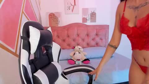 Lucy online show from February 18, 3:28 am