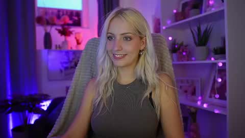 Cutie Lucy online show from July 25, 6:17 pm
