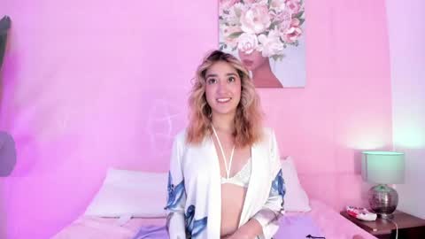 lucy_davies_ online show from May 25, 1:34 am